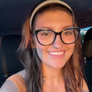 Meet your Posher, Shania